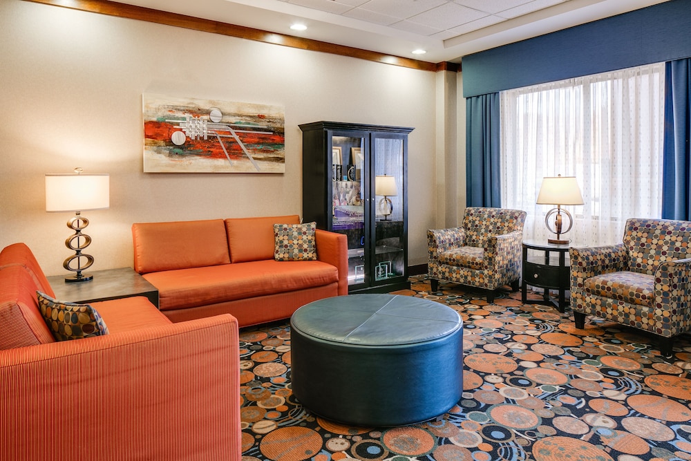 Holiday Inn Express Suites Coralville 41/67