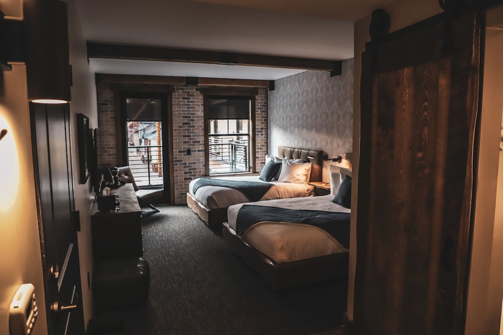 Hotel Crosby 24/62
