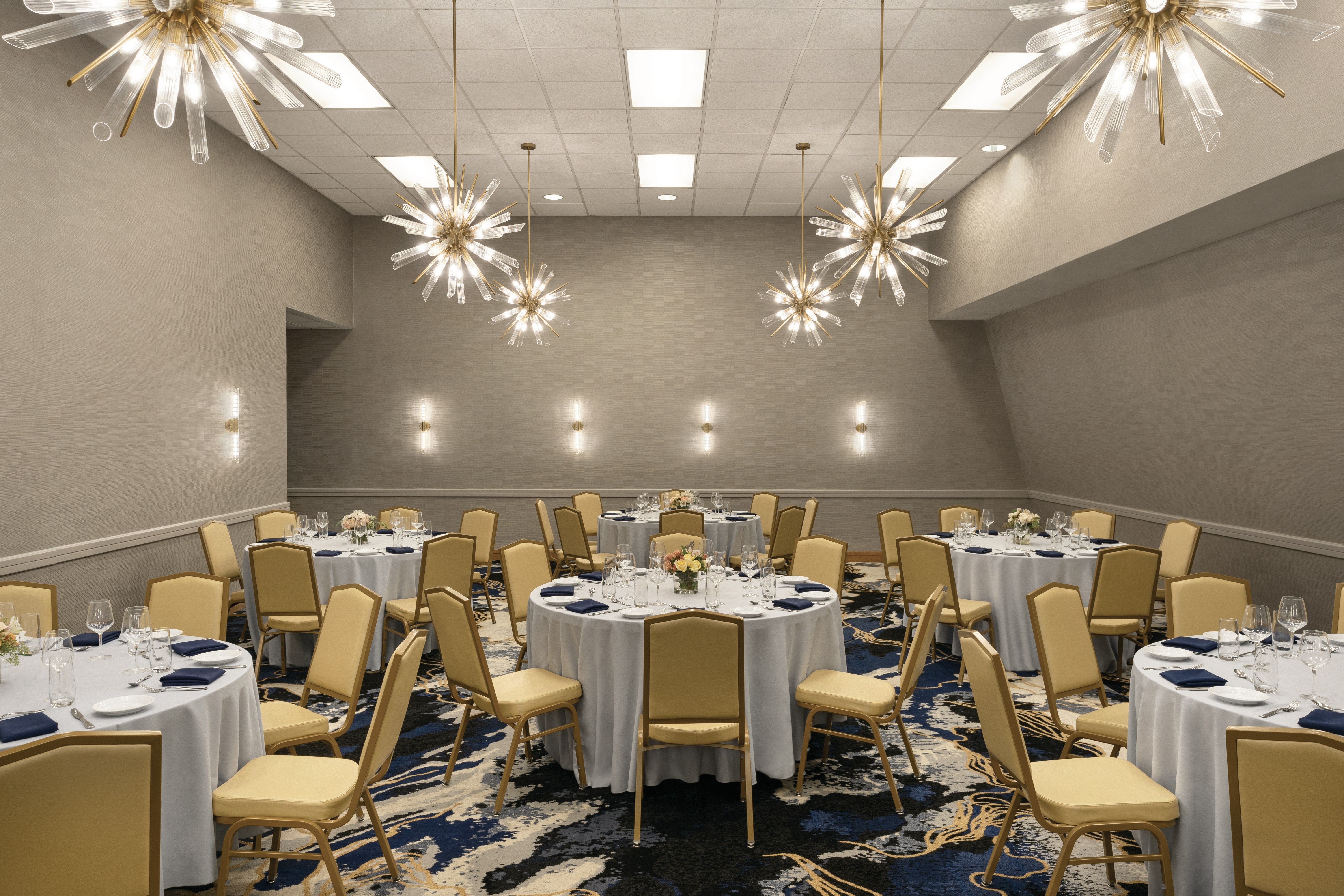 Doubletree By Hilton Tampa Rocky Point Waterfront 65/80