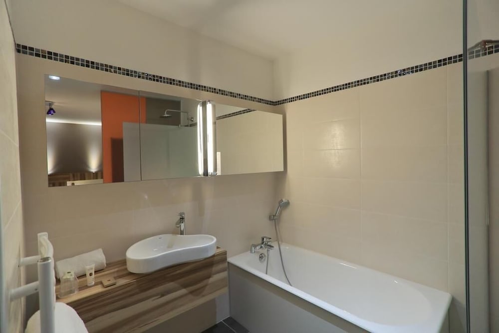 The Originals Aurillac Grand Hotel Saint Pierre 64/67