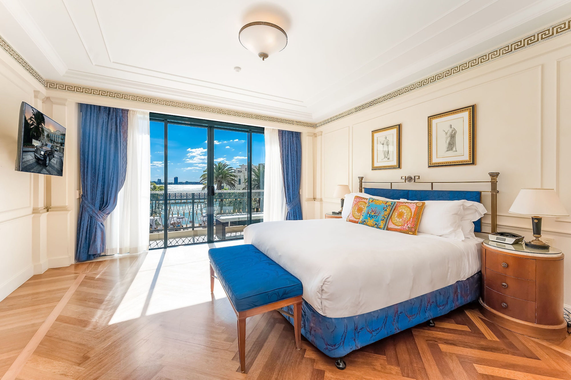 LAGOON, SUITE