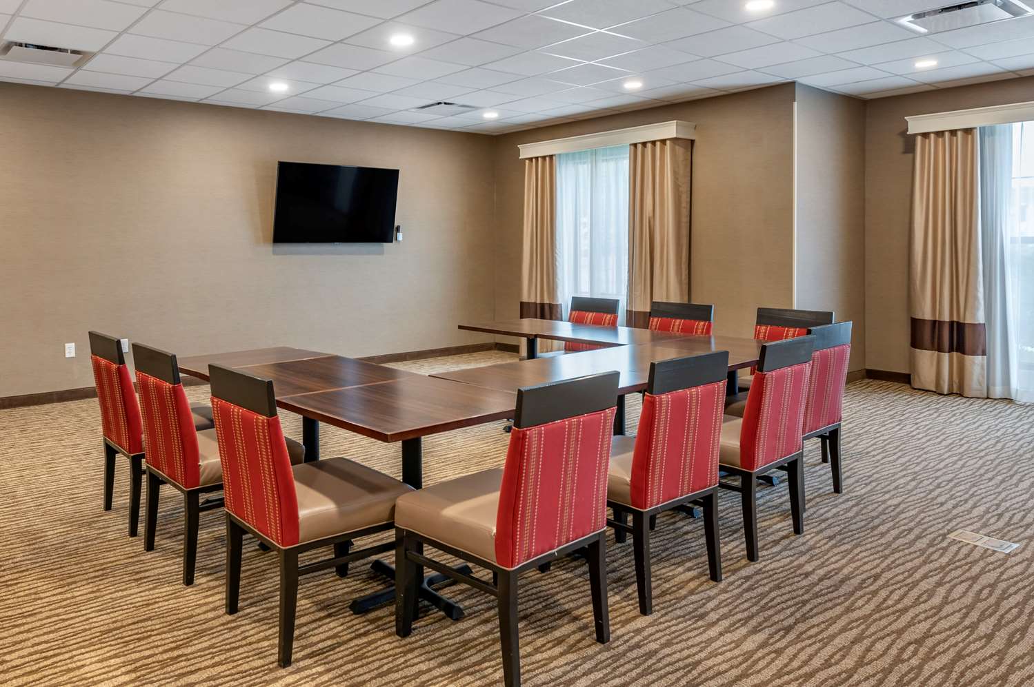 Comfort Suites Columbus Airport 37/43