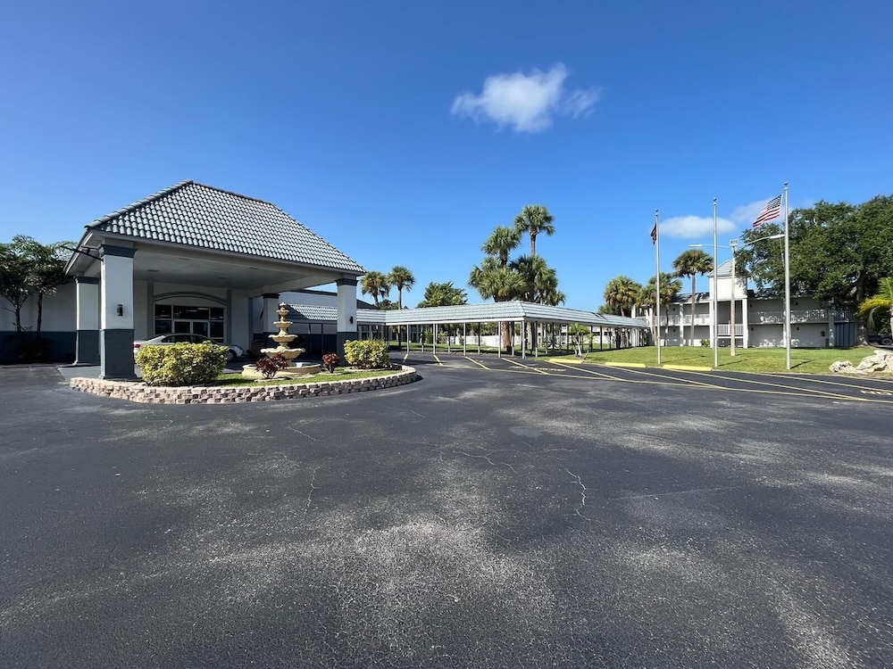 Heritage Park Inn(Quality Inn Heritage Park) image