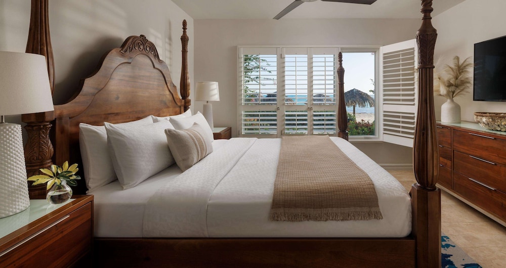1 Bedroom, Silver, Sun, Luxury, Suite, King Bed, Ocean View, Butler