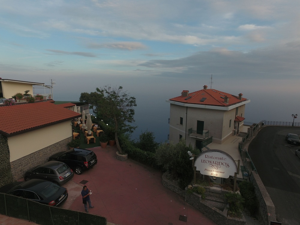 Leonardo's B&B 2/31