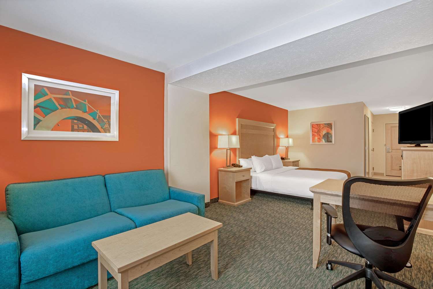La Quinta Inn & Suites by Wyndham Grand Forks 9/37