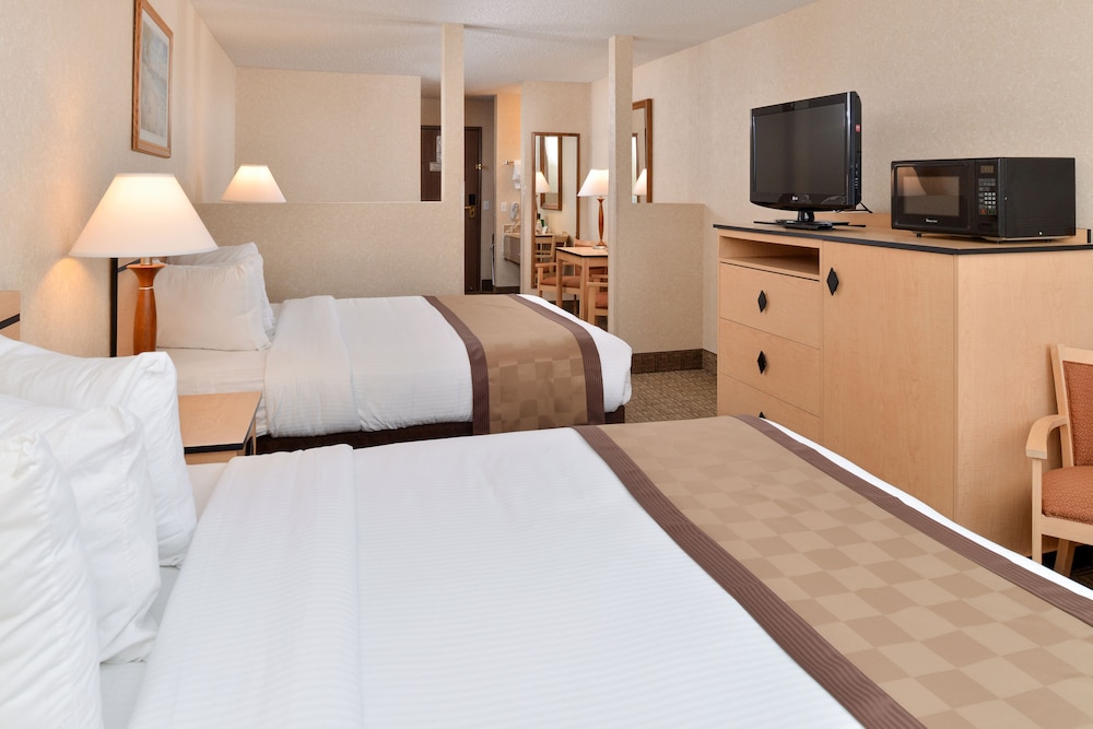 SYLO Hotel Denver Airport, a Ramada by Wyndham 19/57