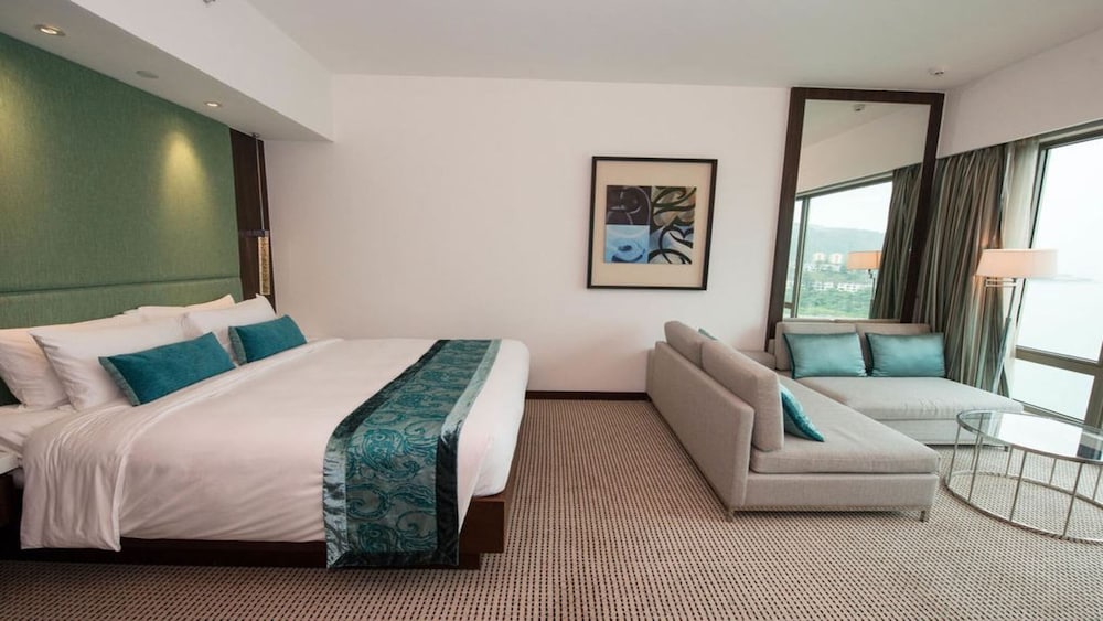 ROOM, DOUBLE BED, OCEAN FRONT