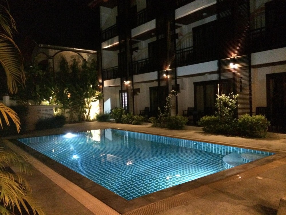 Ampha Place Hotel 11/53