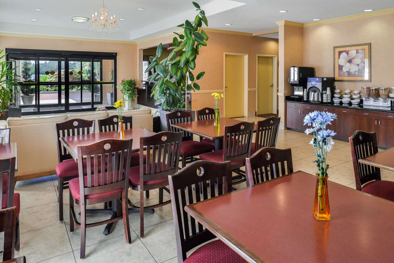 Americas Best Value Inn & Suites Livingston 26/38
