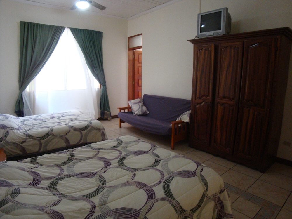 La Guaria Inn And Suites Hotel 22/65