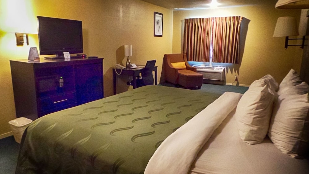 Quality Inn Airport Boise ID 17/50