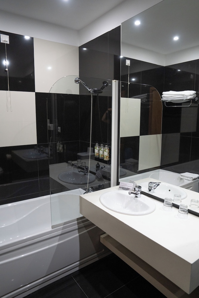 Santo Thyrso Hotel 40/45