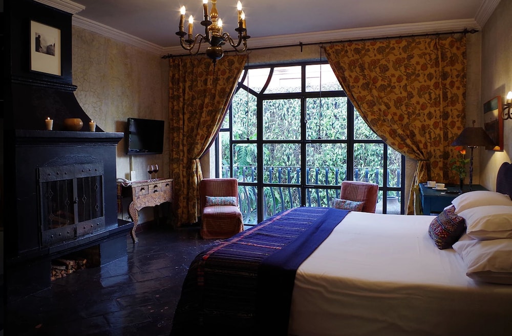 GARDEN, SUITE, POOL AND VOLCANO VIEW, BALCONY, BATHTUB, THE TOWER