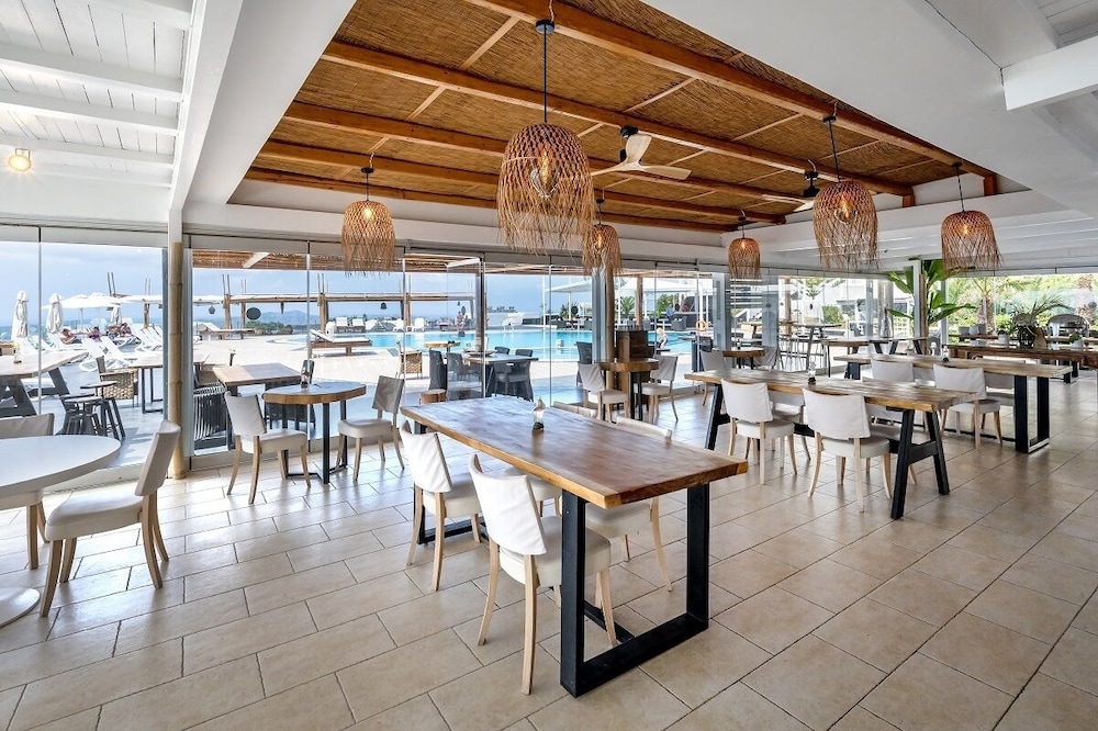 Smy Santorini Suites & Villas 53/76