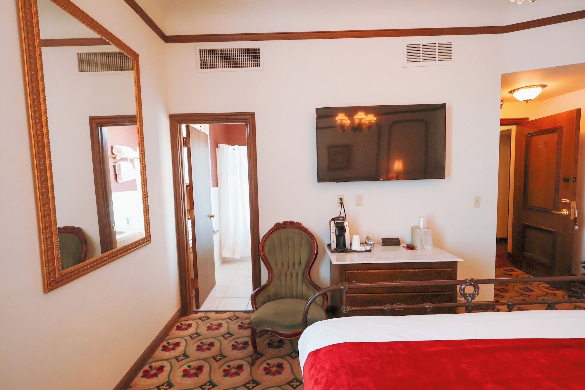 غرفة قياسية بسرير كوين، Mizpah Hotel 2/3