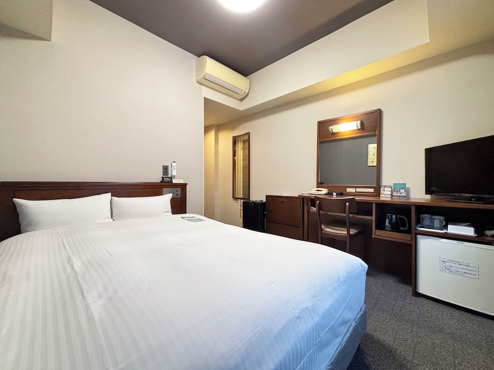 ROOM, SEMI DOUBLE BED