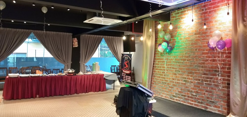 The Wood Boutique Hotel 10/34