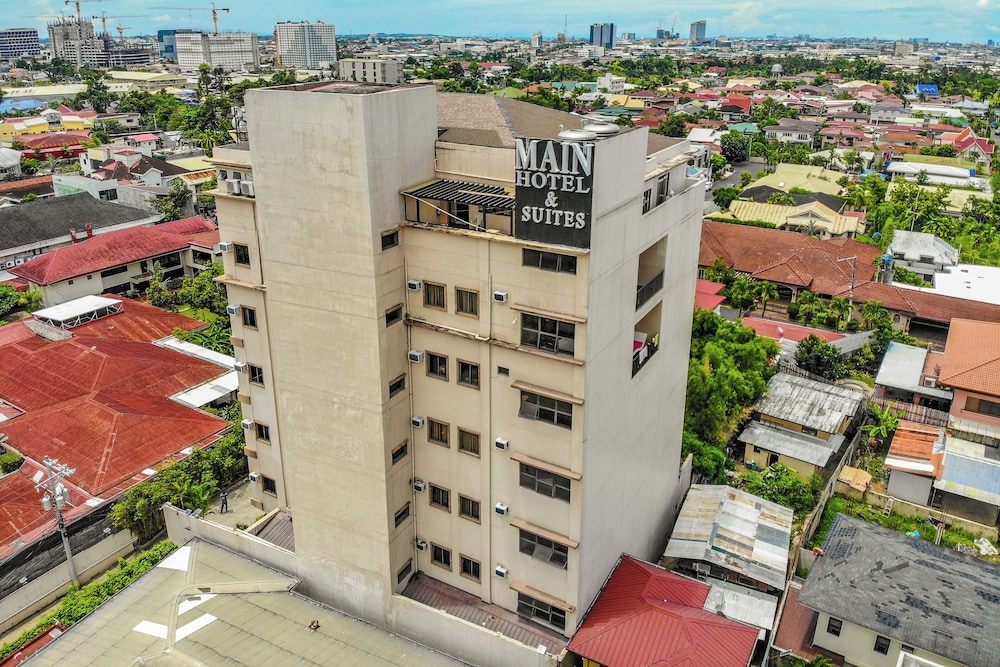 Main Hotel And Suites 5/67