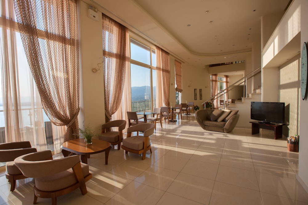 Belvedere Hotel 3/70