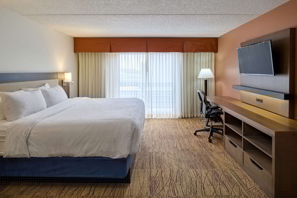 Wyndham El Paso Airport Hotel and Water Park 15/39