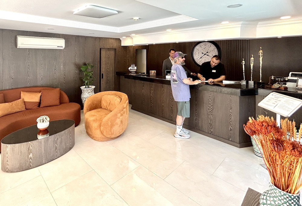 MARINA BOUTIQUE FETHIYE 10/50
