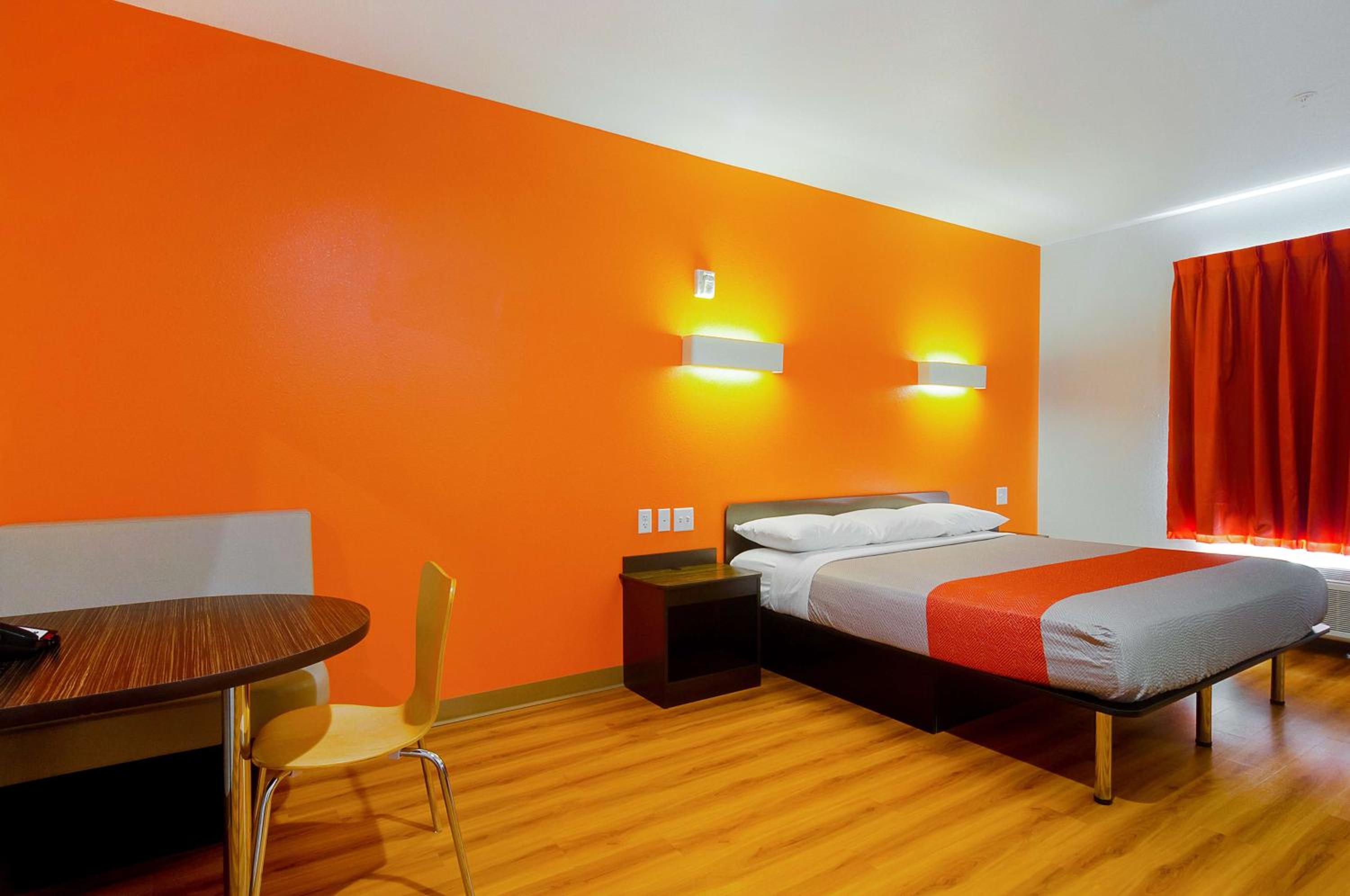 غرفة بسرير كينج، Motel6 Midland Tx 3/10