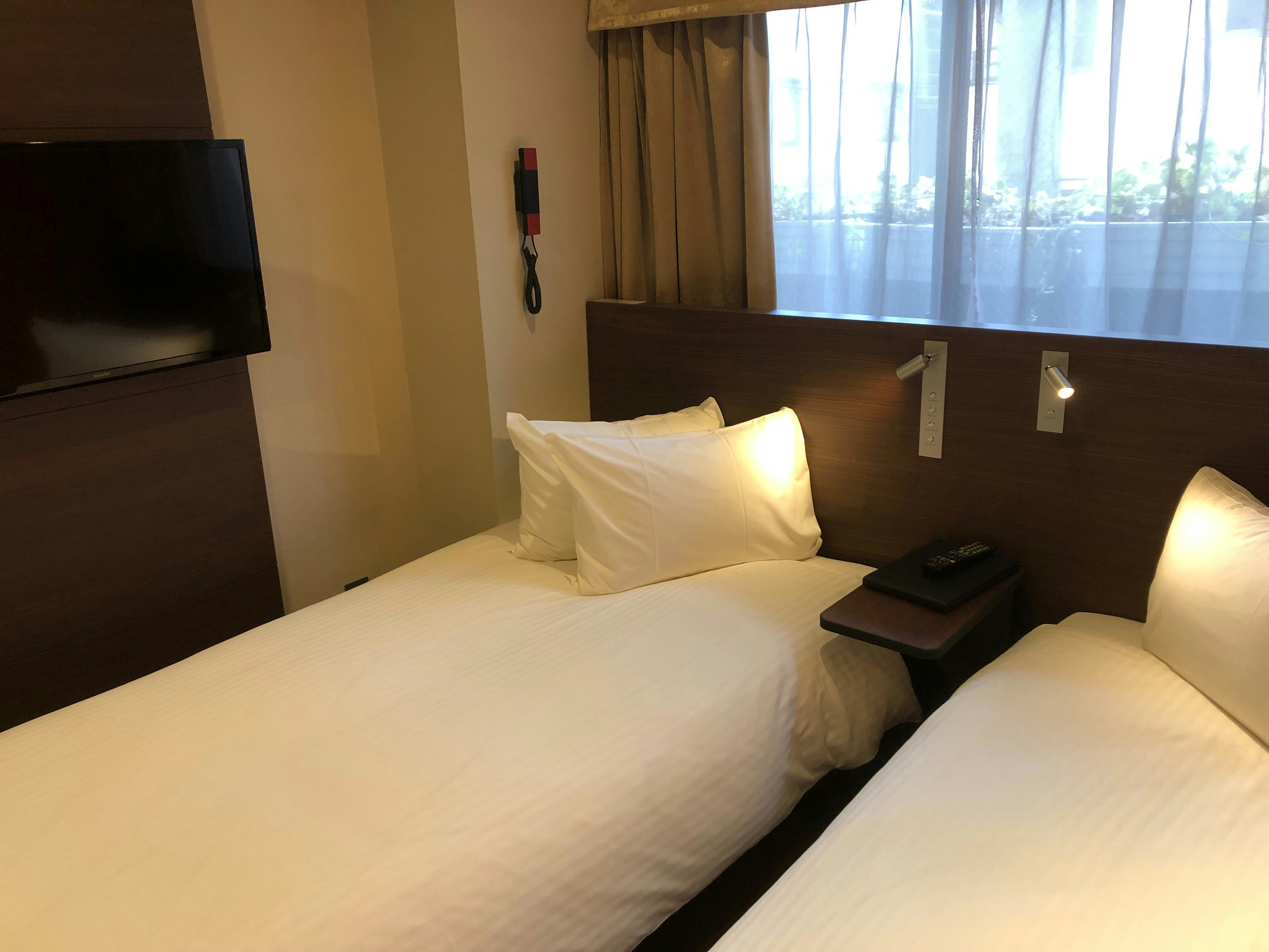 ROOM, DOUBLE BED