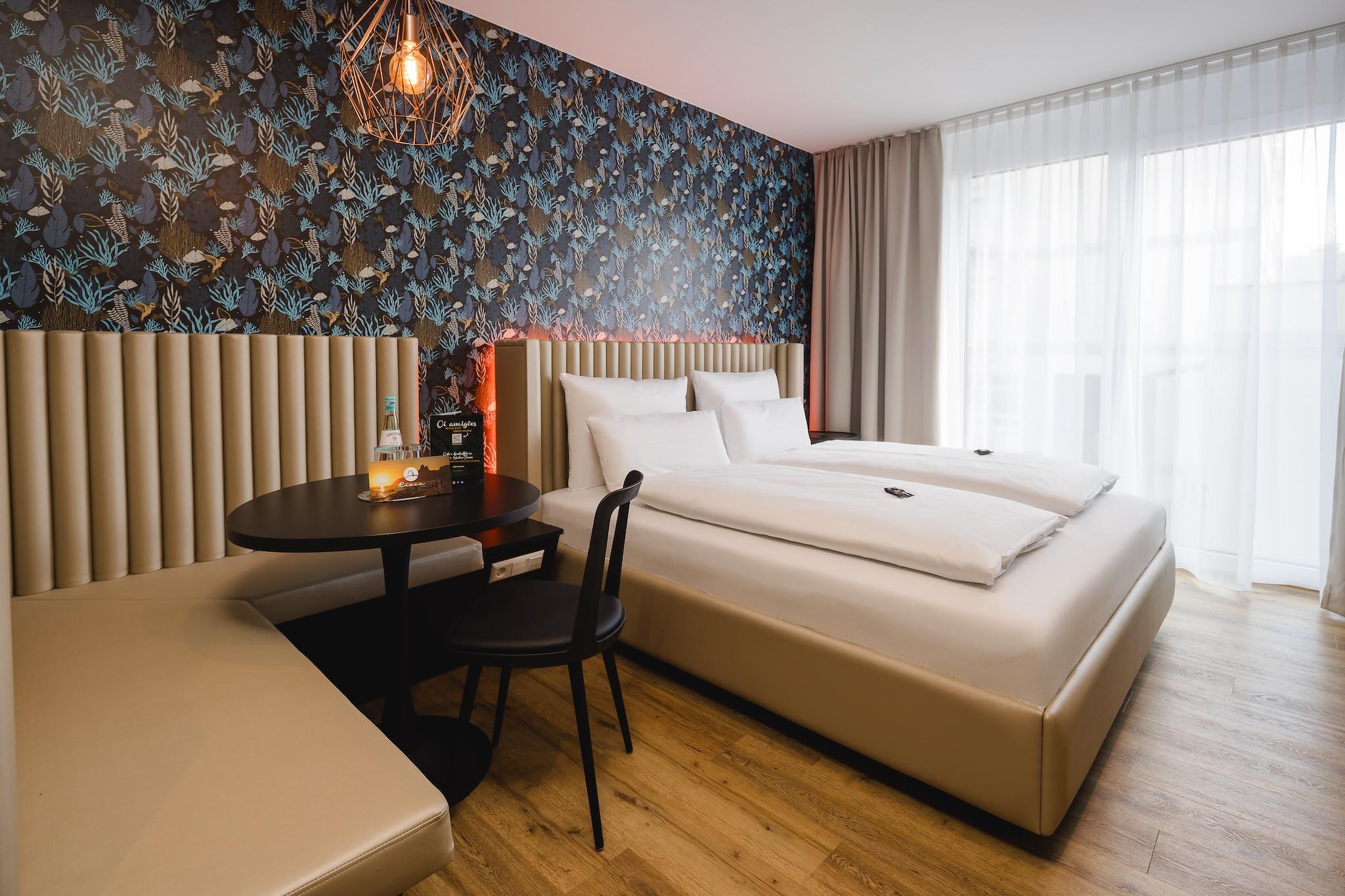 Room, Queen Bed