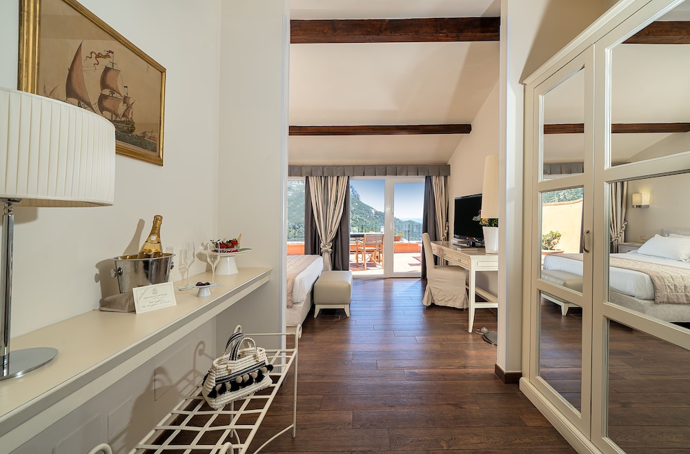 Hotel Torre Di Calapiccola 42/74
