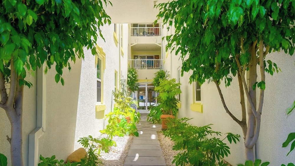 Motel6 San Diego, CA - Downtown 42/50