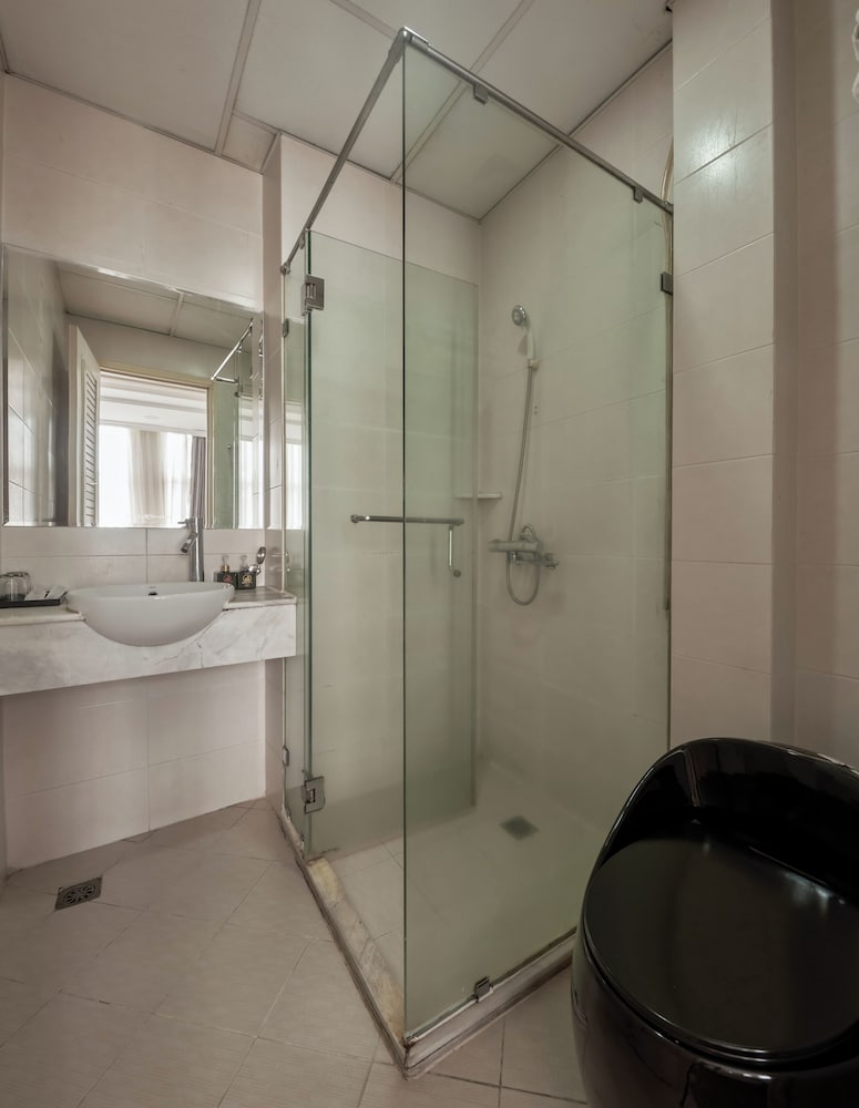 Quy Hung Hotel 72/75