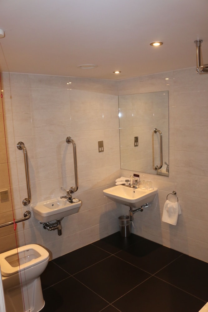 DoubleTree by Hilton Hotel & Spa Liverpool 11/45