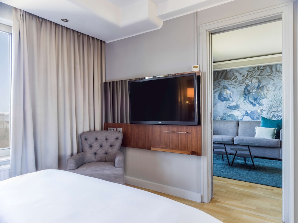 1 Bedroom, Suite, King Bed, Sauna