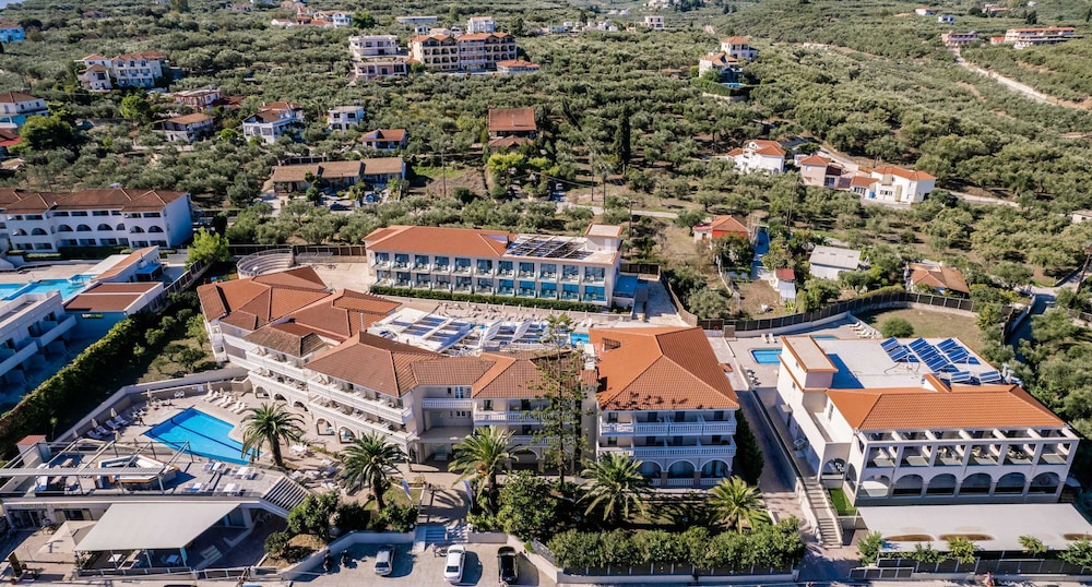 Karras Grande Resort 61/66