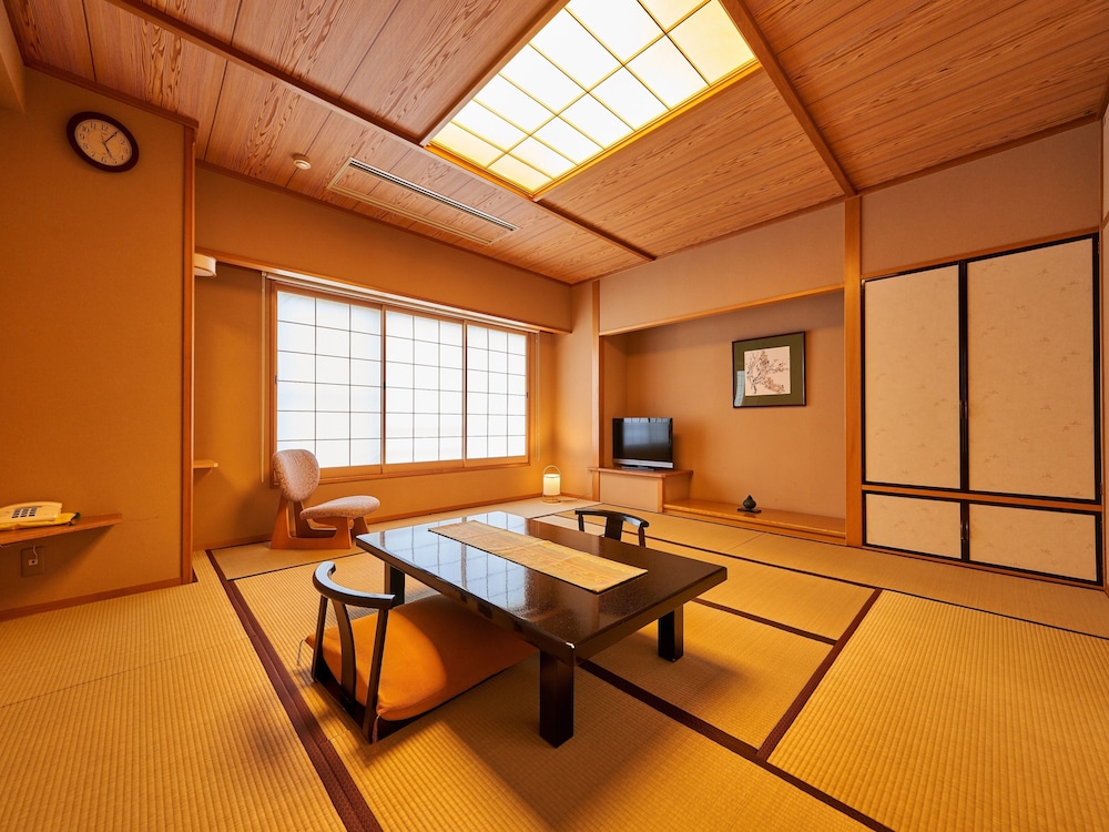 Hanabishi Hotel 40/70