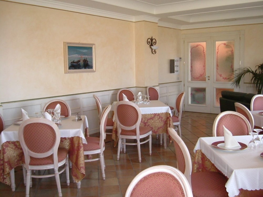 Hotel Ristorante La Lampara 32/43