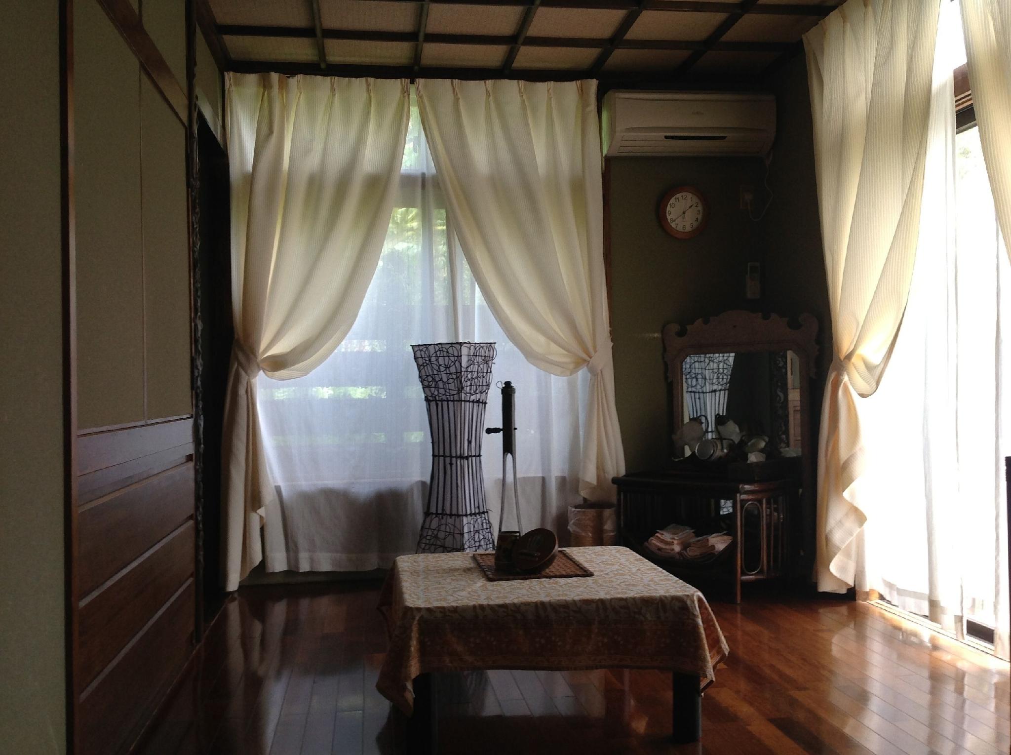 Japanese, Female Only, 2 Futon Beds, Jungle View
