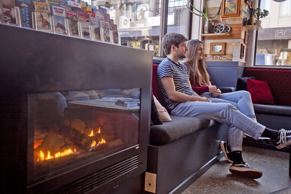 Absoloot Queenstown Backpackers 26/50