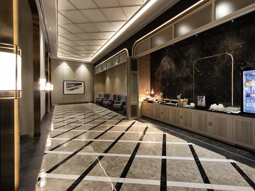 Mercure Bangkok Sukhumvit 24 70/75