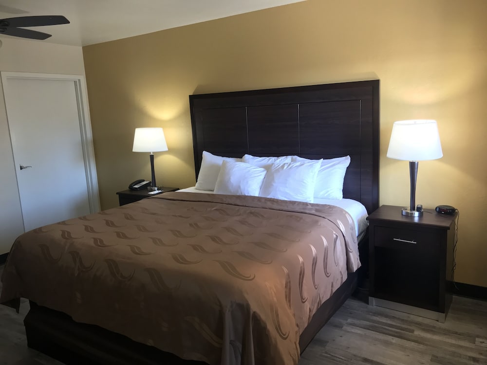 SureStay by Best Western Mesa Downtown Area 8/28