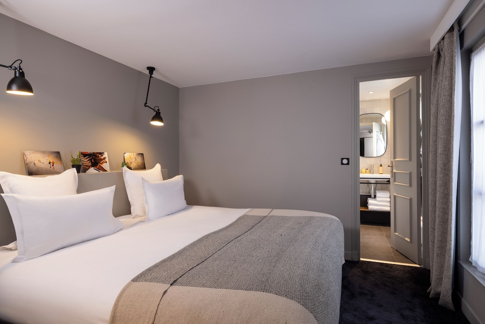 ROOM, TRIPLE