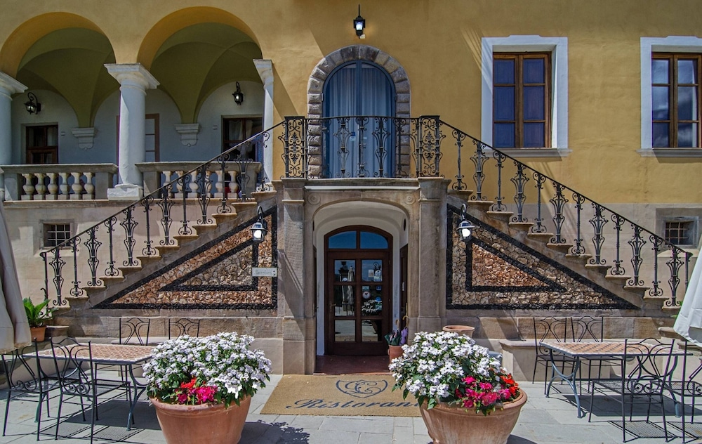 Villa Cheli Hotel 3/75