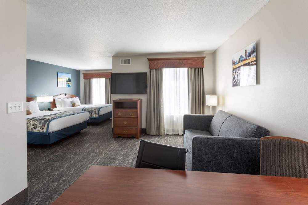 Grandstay Residential Suites Hotel - Sheboygan 19/69