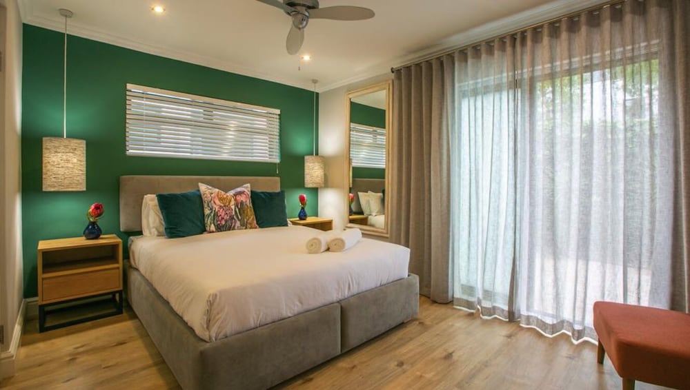 Hout & About Guest House 14/39