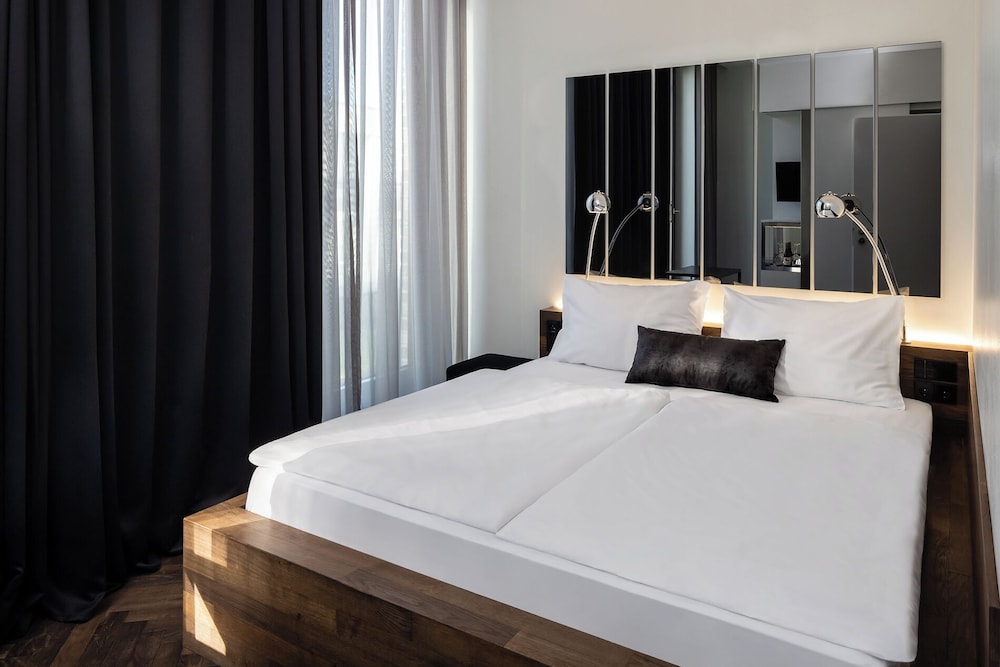 1 BEDROOM, STANDARD, DOUBLE OR TWIN BED