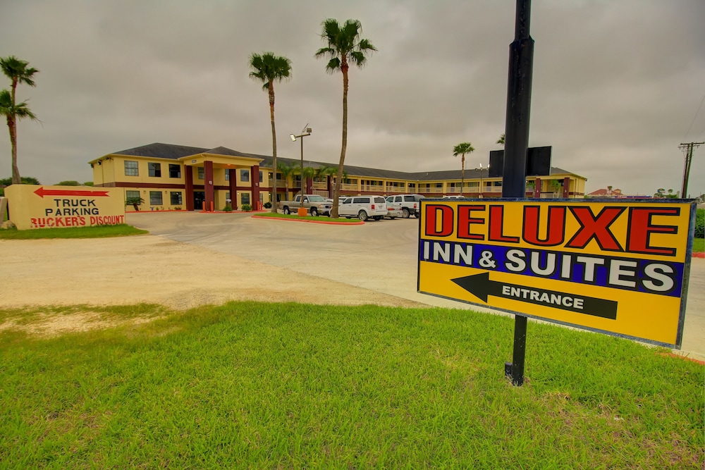 Deluxe Inn Suites 48/61