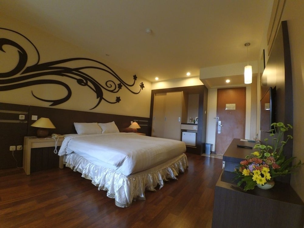 Purnama Hotel 25/50
