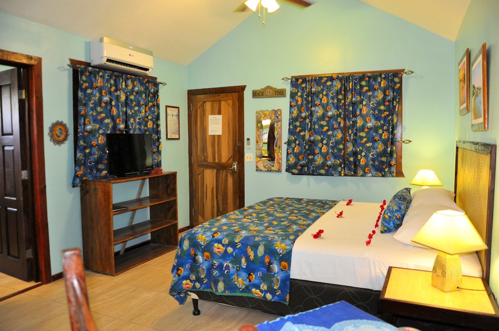 West Bay Lodge 24/72