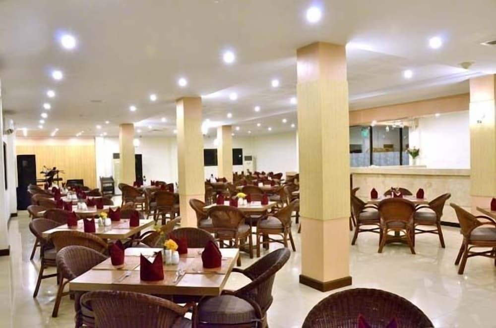 Bahari Inn Tegal 24/36